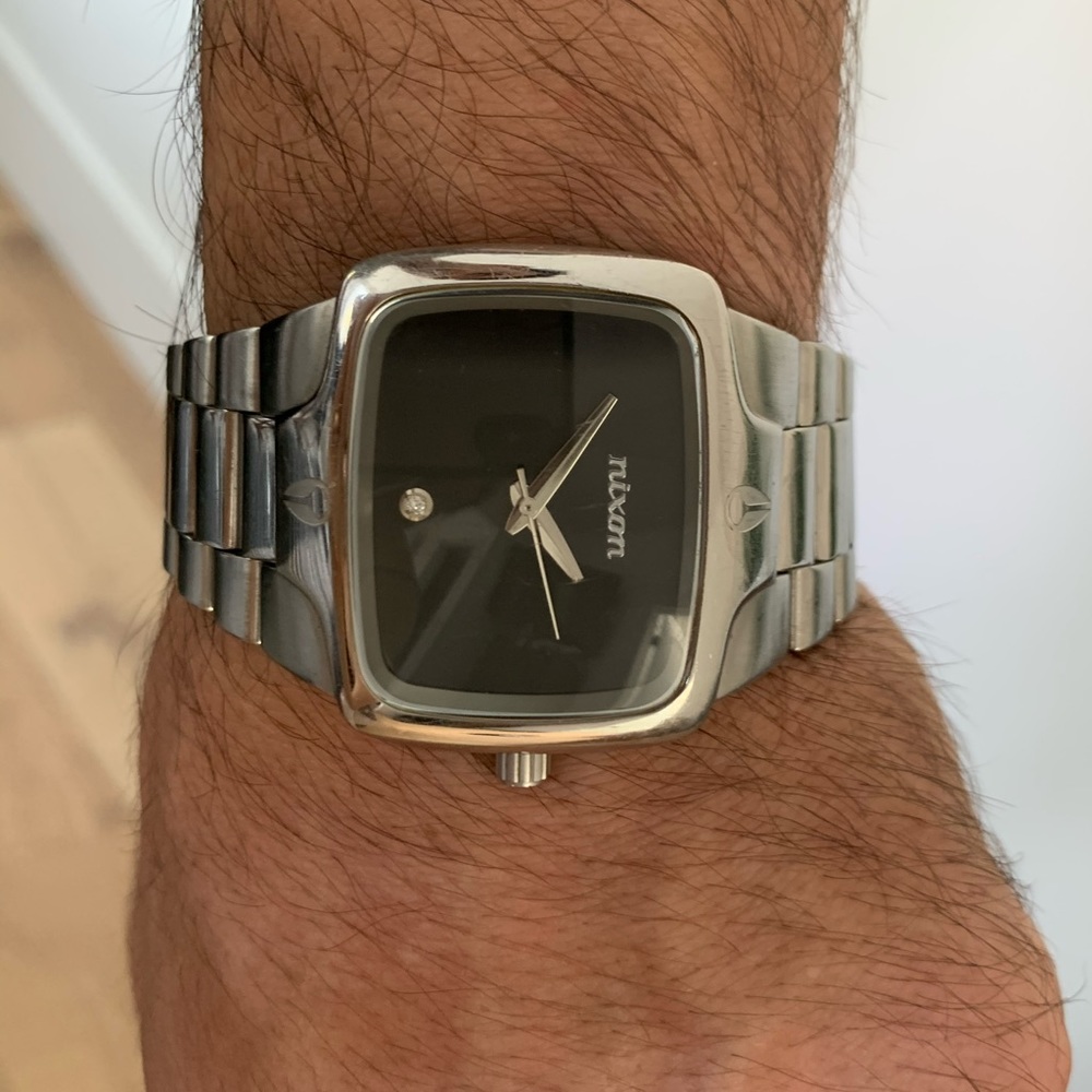 Men’s Nixon Players watch with real diamond